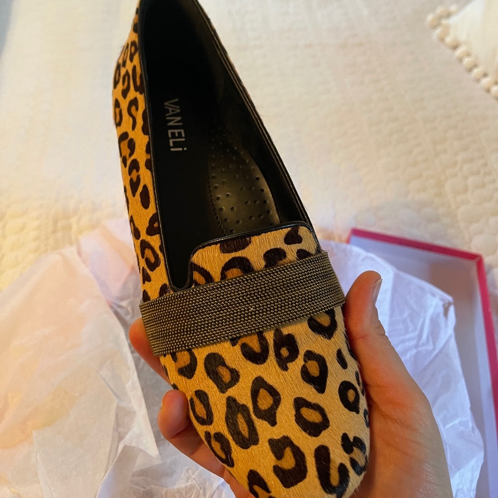 NEW VANELI Saki Camel Dino leopard ballet flats print size 8.5 N